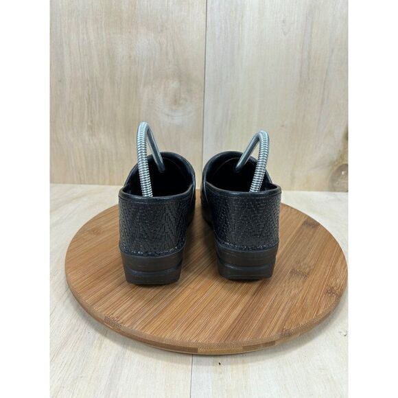 Dansko Black Embossed Black Tooled Leather Clogs Womens Size 38 US 7.5/8 - Picture 4 of 7